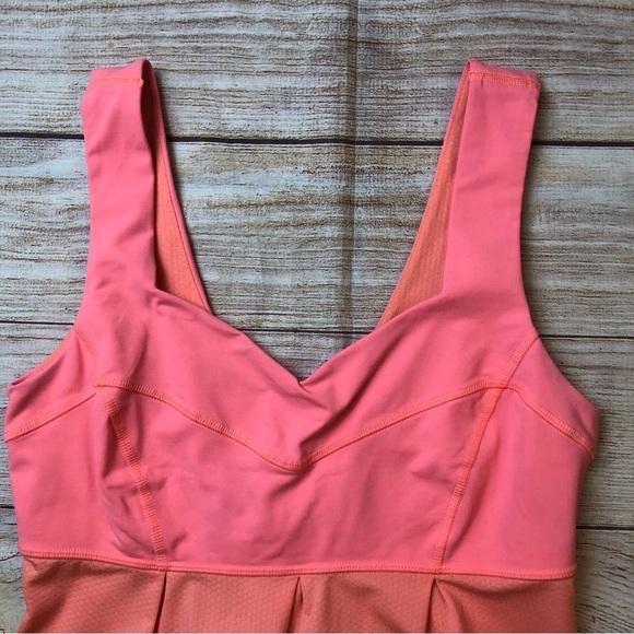 Lululemon Hustle & Bustle Tank - Picture 2 of 10